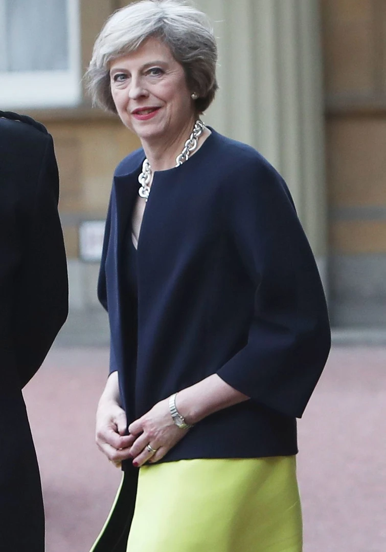 Fashion Icon Theresa May il primo ministro inglese col pallino della moda finisce sulla copertina di Vogue
