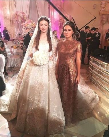 Il grasso grosso matrimonio ceceno con abito da sposa da 240 mila dollari