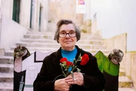 Celeste dei Garofani la donna che donò al Portogallo il simbolo della rivoluzione del 25 aprile