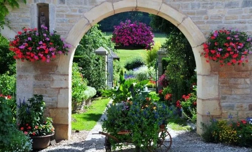 Trucchi e segreti per giardini destate freschi in salute e senza zanzare