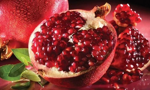 Melagrana tutti i benefici del frutto dai succulenti chicchi color rubino 