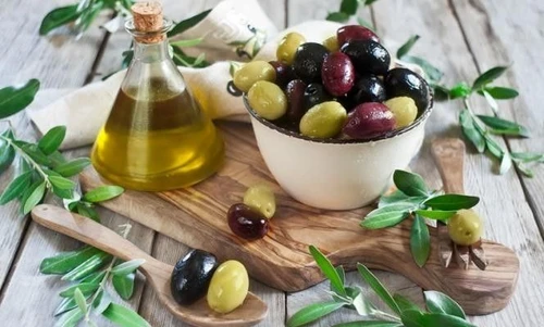 Dalla cosmetica alla cura della casa gli usi alternativi dellolio di oliva