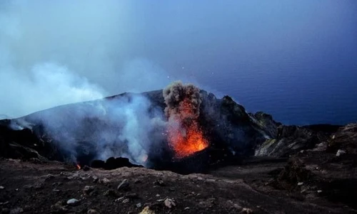 Stromboli svela il suo segreto i ricercatori italiani scoprono la camera magmatica