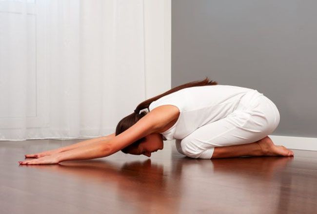 Sei posizioni yoga contro la pancia gonfia