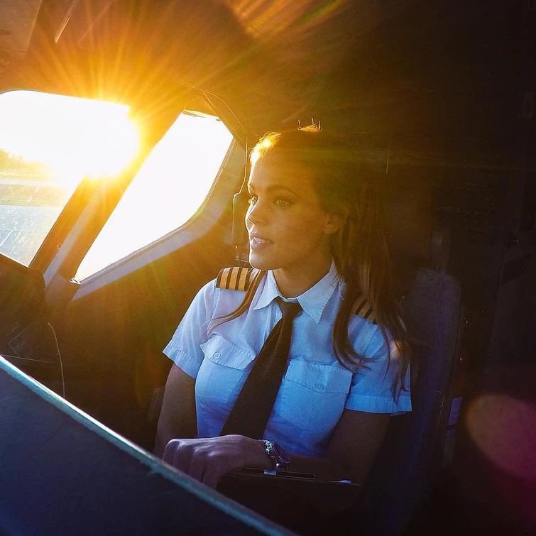 Malin Rydqvist la pilota di Boeing più sexy del mondo