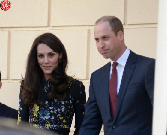 Principe William denuncia Closer 15 milioni di dollari per il topless di Kate