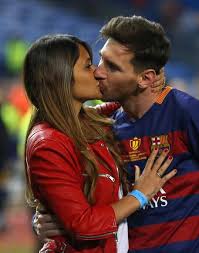 Leo Messi sposa la fidanzata  di una vita Rosario prepara le nozze dellanno
