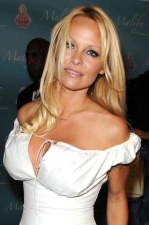 Pamela Anderson i primi 50 anni della bagnina più sexy del mondo