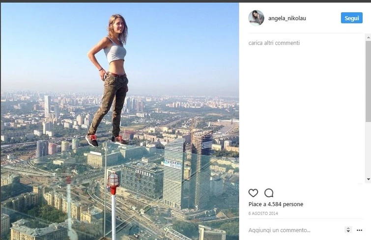 Selfie estremi con tacco dodici gli scatti al limite della follia di Angela
