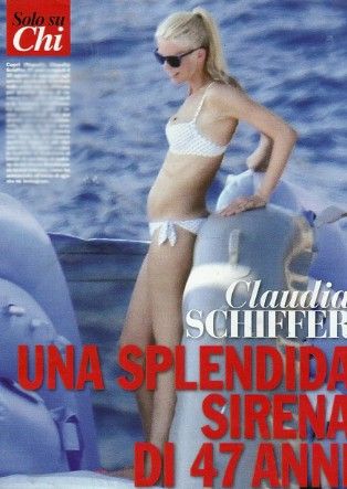 Claudia Schiffer a 47 anni sfoggia un fisico al top a Capri