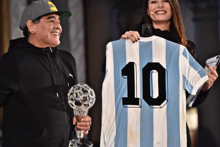 Maradona cita in giudizio Dolce e GabbanaSfruttano il mio nome