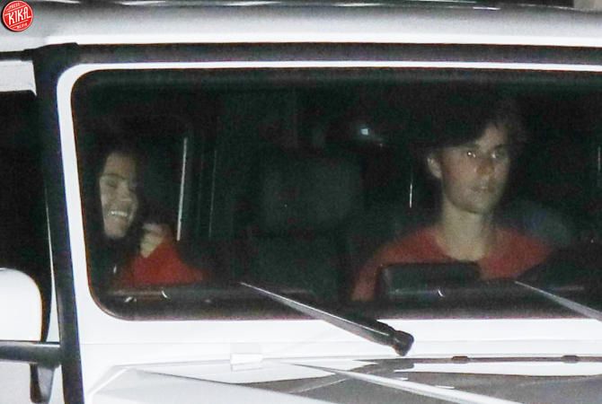 Selena Gomez e Justin Bieber beccati in macchina di notte