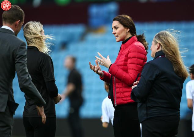 Aston Villa in campo cè Kate Middleton (e il suo pancino)