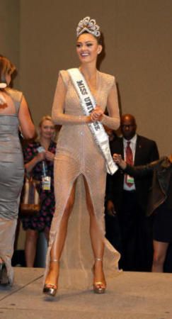 Dalle critiche alla gloria DemiLeigh NelPeters è la nuova Miss Universo