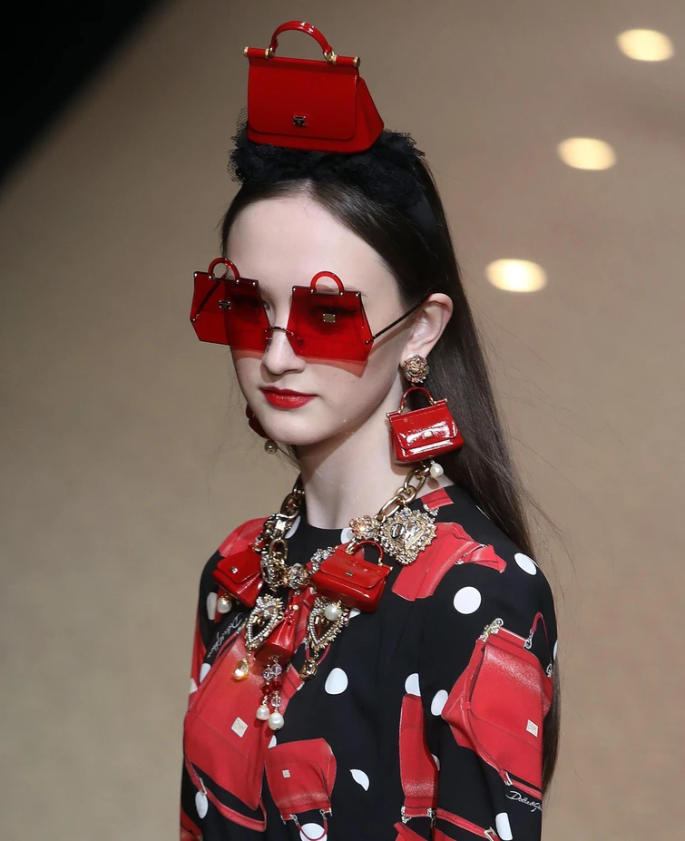 Droni con la borsetta la trovata geniale di Dolce e Gabbana