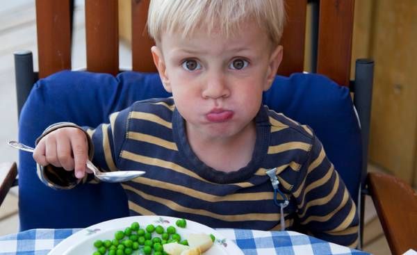 I bambini e il no alle verdure ecco come convincerli a mangiarle