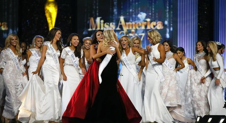 Miss America si toglie il bikini e scoppia la polemica