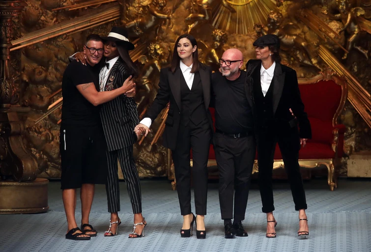 Monica Bellucci torna in passerella per Dolce  Gabbana