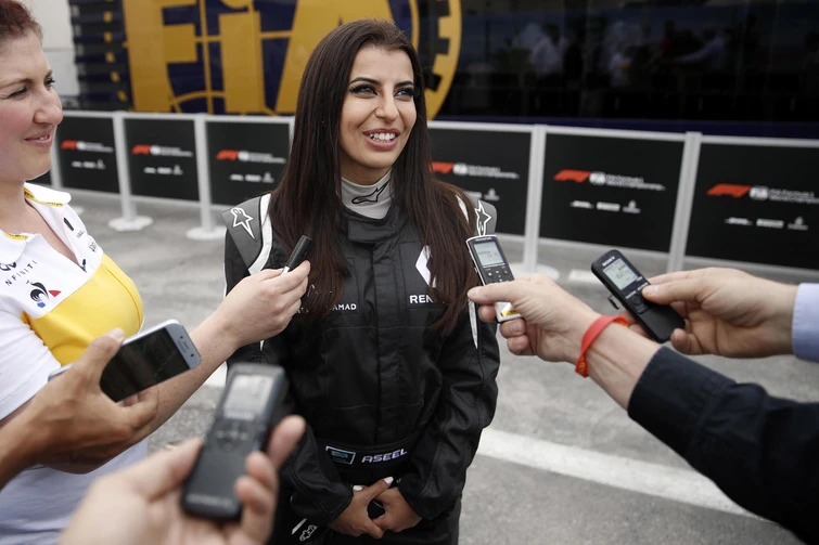 Patenti rosa in Arabia una pilota saudita in pista per la Formula 1