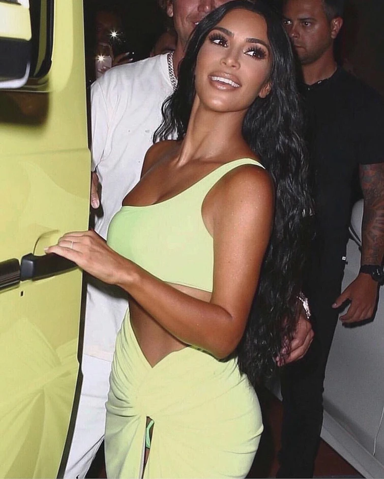 Kim Kardashian sempre più magra le foto in bikini con 10 kg in meno
