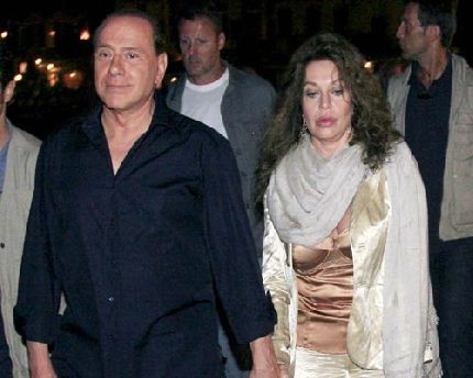 Crociere aerei privati e domestici la vita dorata a cui lex moglie di Silvio Berlusconi deve dire addio