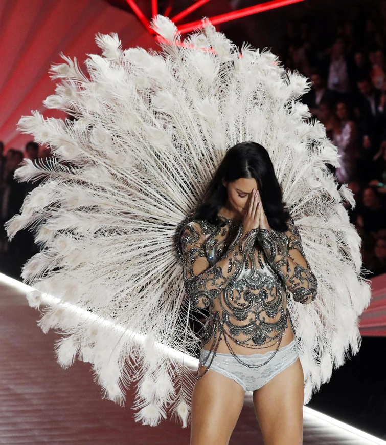 Il bikini di Andriana Lima è esplosivo fan in visibilio