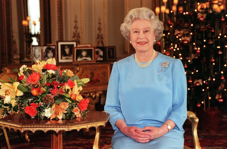 Le regole per i regali di Natale imposti dalla regina Elisabetta