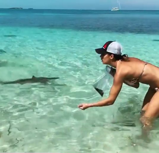 Ecco come Elisabetta Canalis ha superato la paura degli squali