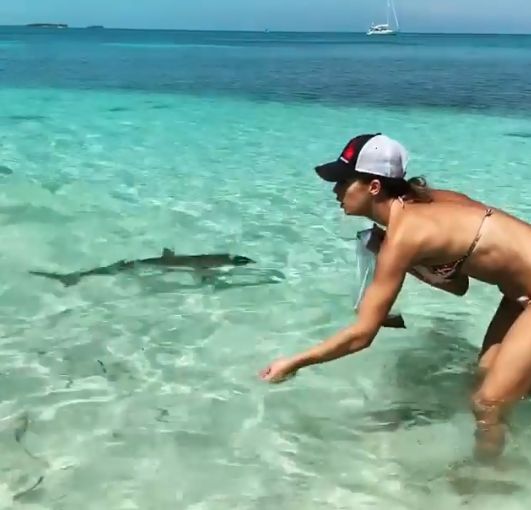 Ecco come Elisabetta Canalis ha superato la paura degli squali