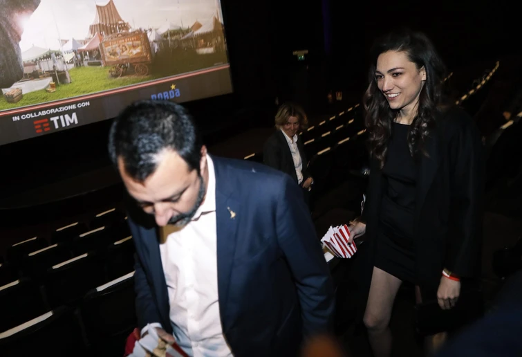 La prima uscita pubblica di Salvini con la nuova fidanzata