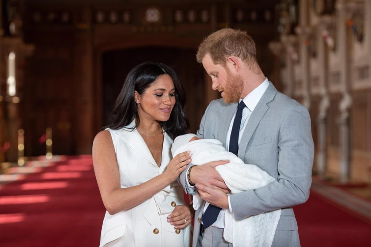 Harry e Meghan mostrano il Royal baby  un sogno
