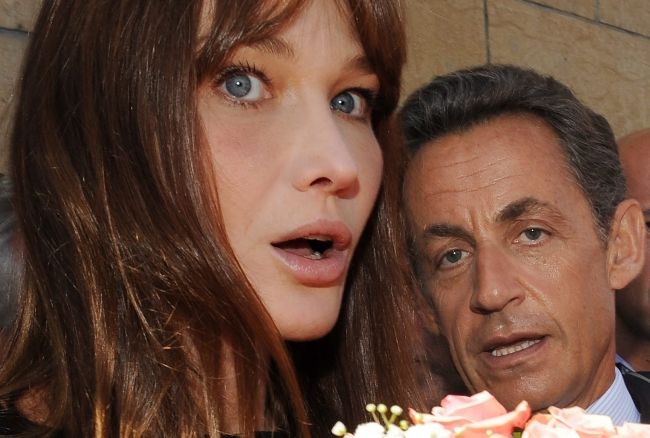 In copertina Sarkozy più alto di Carla Bruni e i social ironizzano