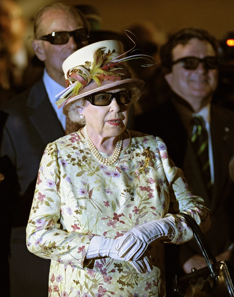 La regina Elisabetta non si riprende Buckingham Palace ammette che non potrà viaggiare Ma non si arrende