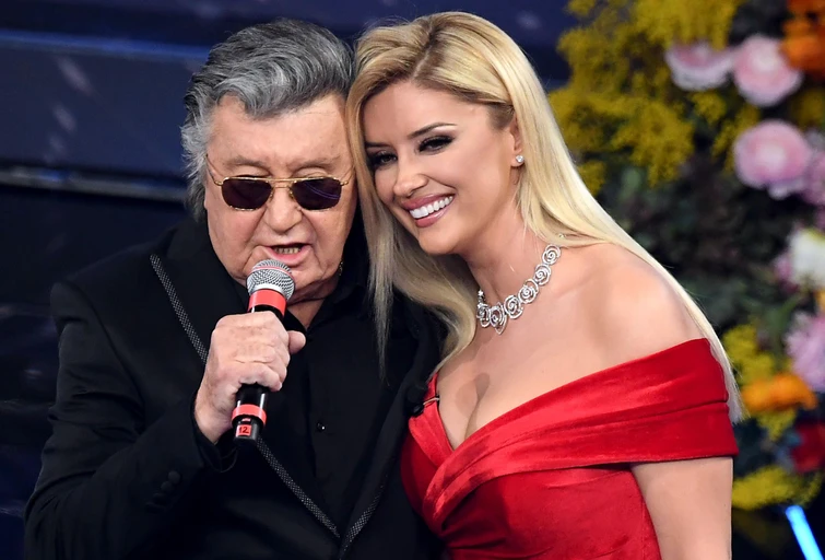 La parlantina di Alketa Vejsiu incanta lAriston la star della tv albanese a Sanremo