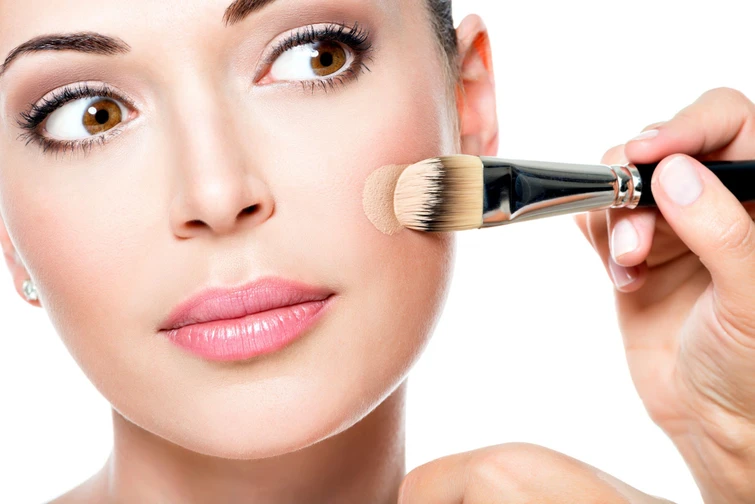 Contrastare linquinamento che affatica la pelle i consigli eco della makeup artist