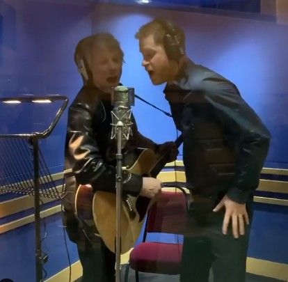 Il duo che non ti aspetti Harry canta con Jon Bon Jovi