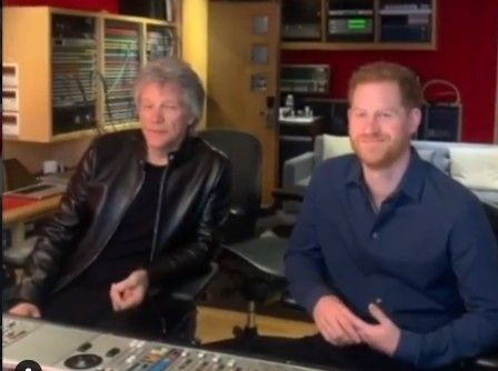 Il duo che non ti aspetti Harry canta con Jon Bon Jovi