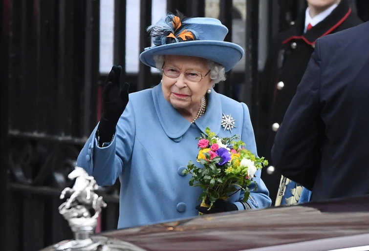 Laddio di Harry e Meghan dalla regina senza corteo