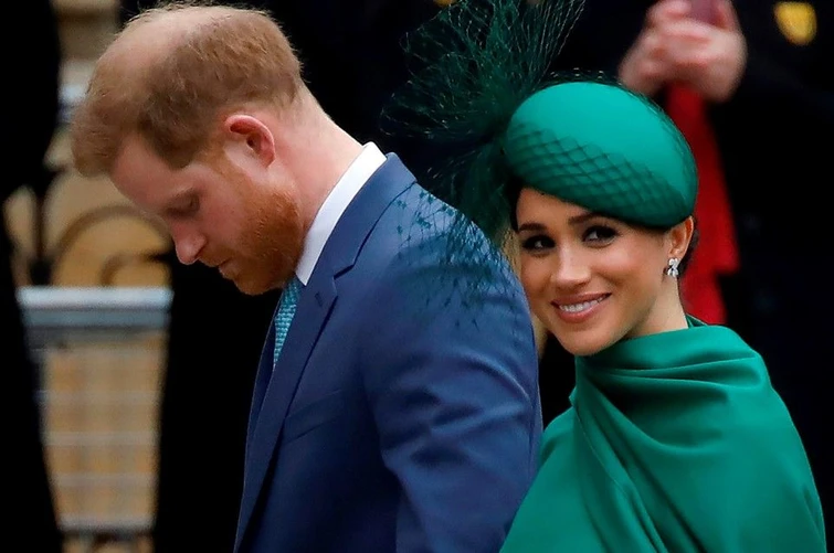 Laddio di Harry e Meghan dalla regina senza corteo