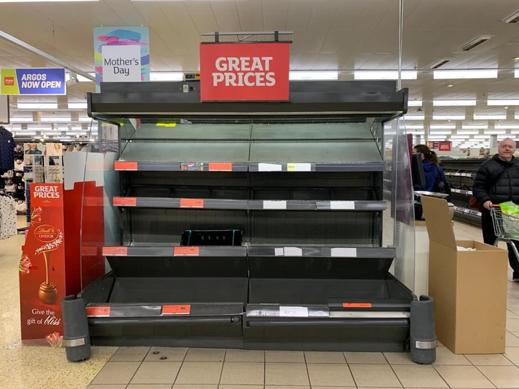 Altro che immunità di gregge Ecco cosa succede a Londra nei supermercati