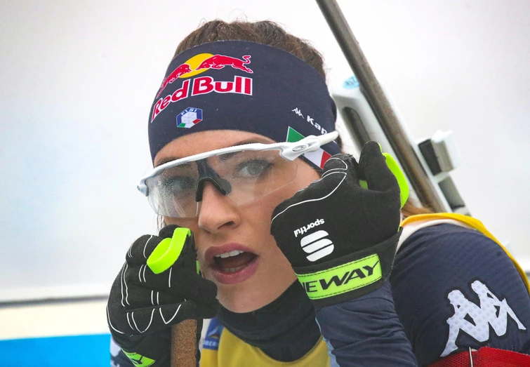 Dorothea Wierer campionessa mondiale di biathlon racconta la quarantena tra divano e cyclette