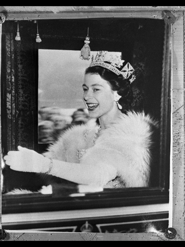 La regina Elisabetta compie 94 anni i ricordi