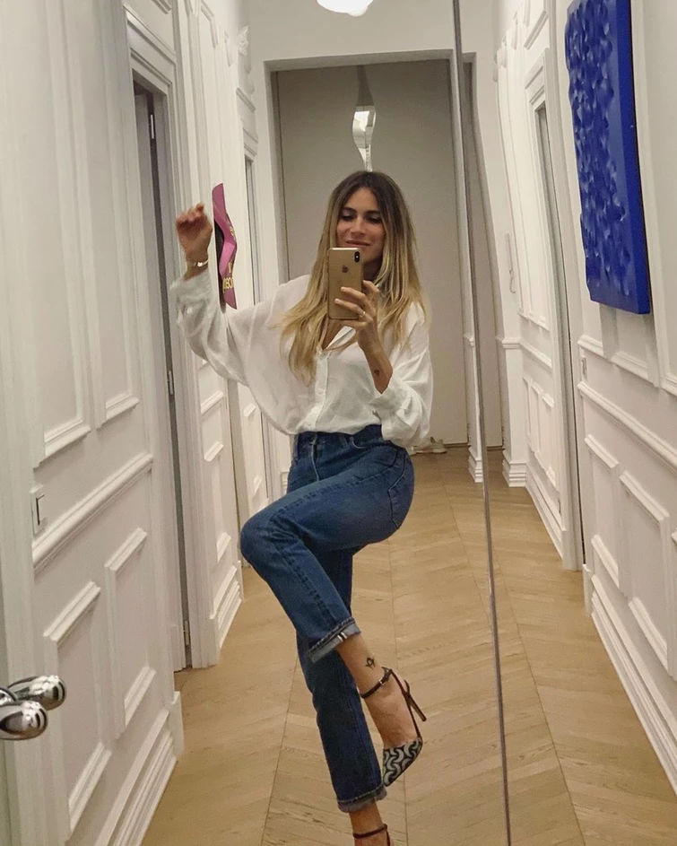 Jeans i modelli di tendenze della nuova stagione