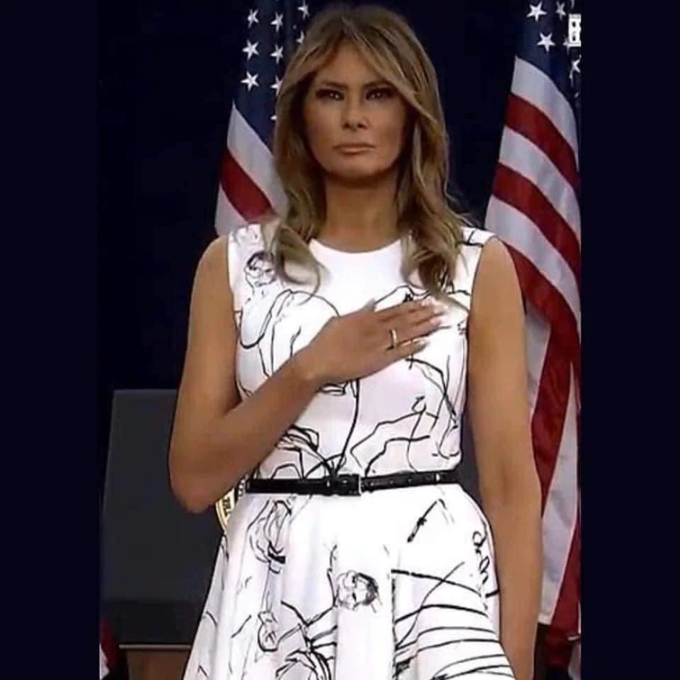 Il vestito di Melania Trump da 2500 dollari fa ridere