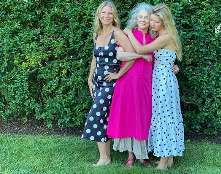 Gwyneth Paltrow posta foto con madre e figlia e i fan vanno in estasi