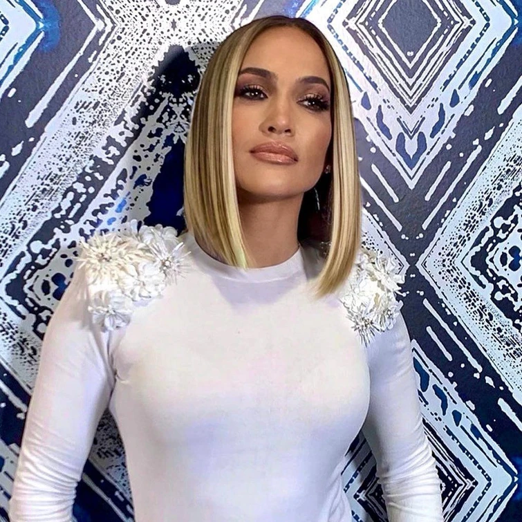 Jennifer Lopez mostra in un video la sua vera faccia ma alcuni non le credono
