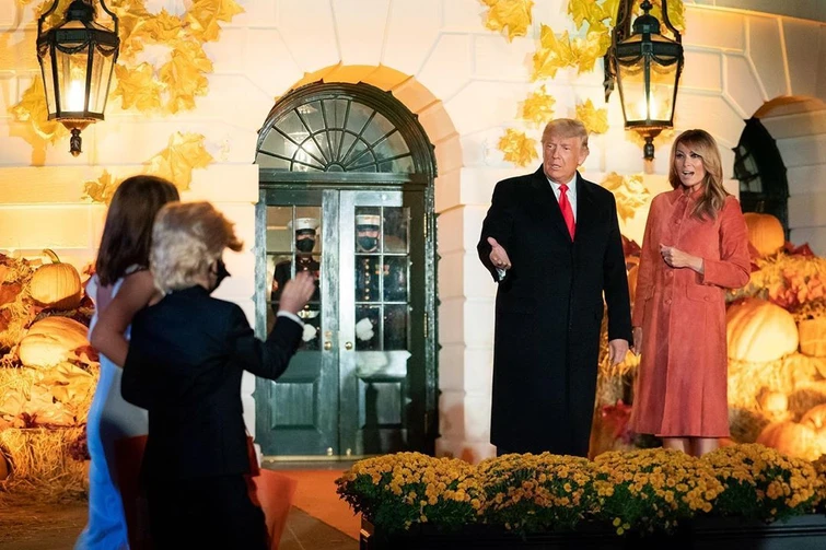 Melania Trump organizza la festa di Natale nonostante le regole anti Covid