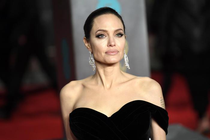 Angelina Jolie rompe il silenzio Così cerco di riconciliare la famiglia dopo la separazione