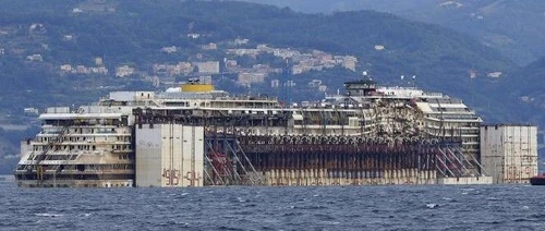 Luci sul Giglio la Costa Concordia è a Genova ma i problemi da risolvere sono ancora tanti