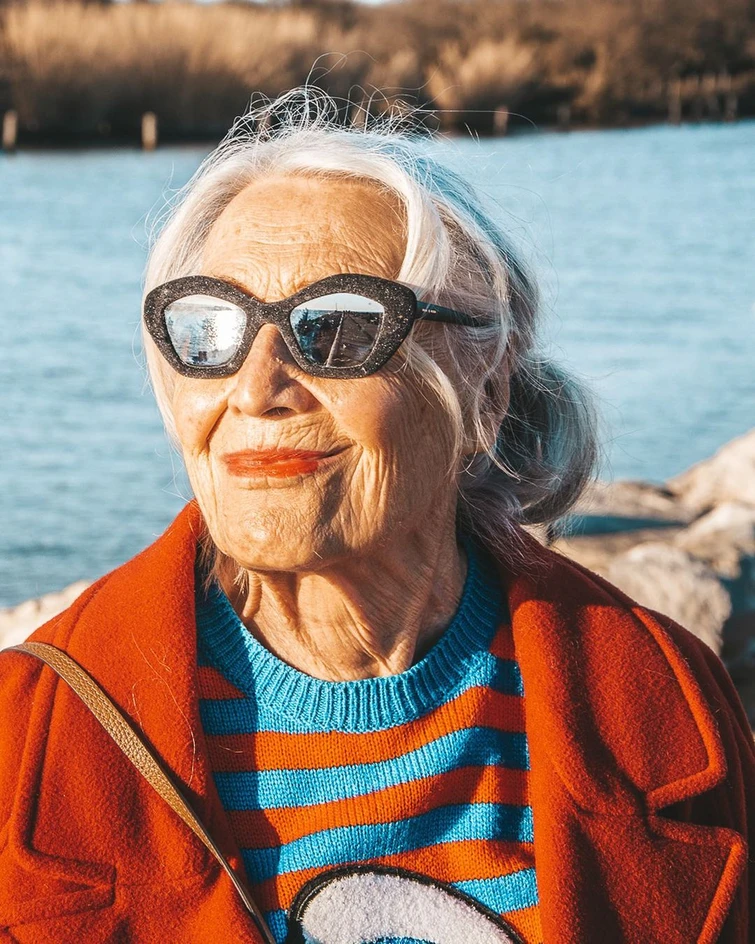 Nonna Licia da vedova triste a influencer e modella osé a 91 anni